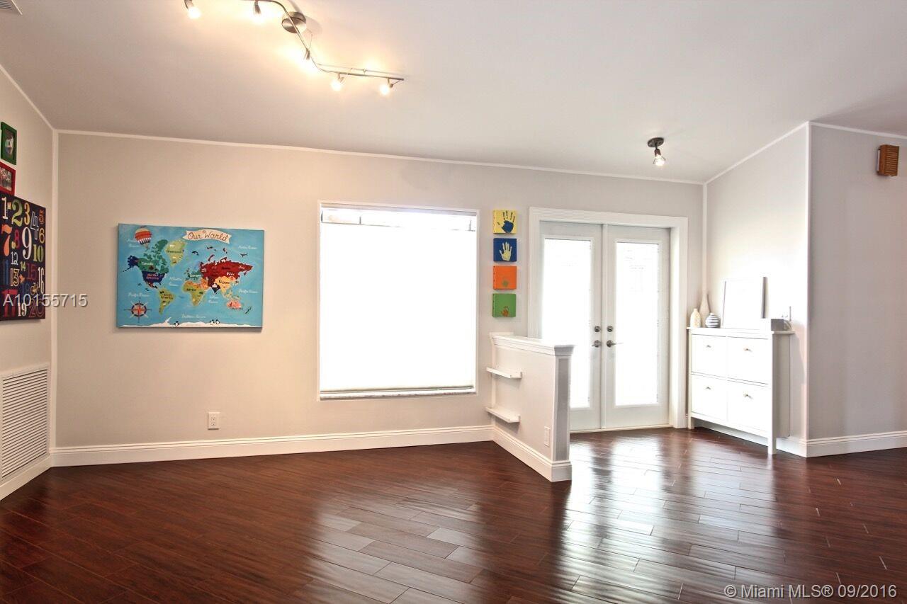 Royal Palm Village 131-35 - Residential