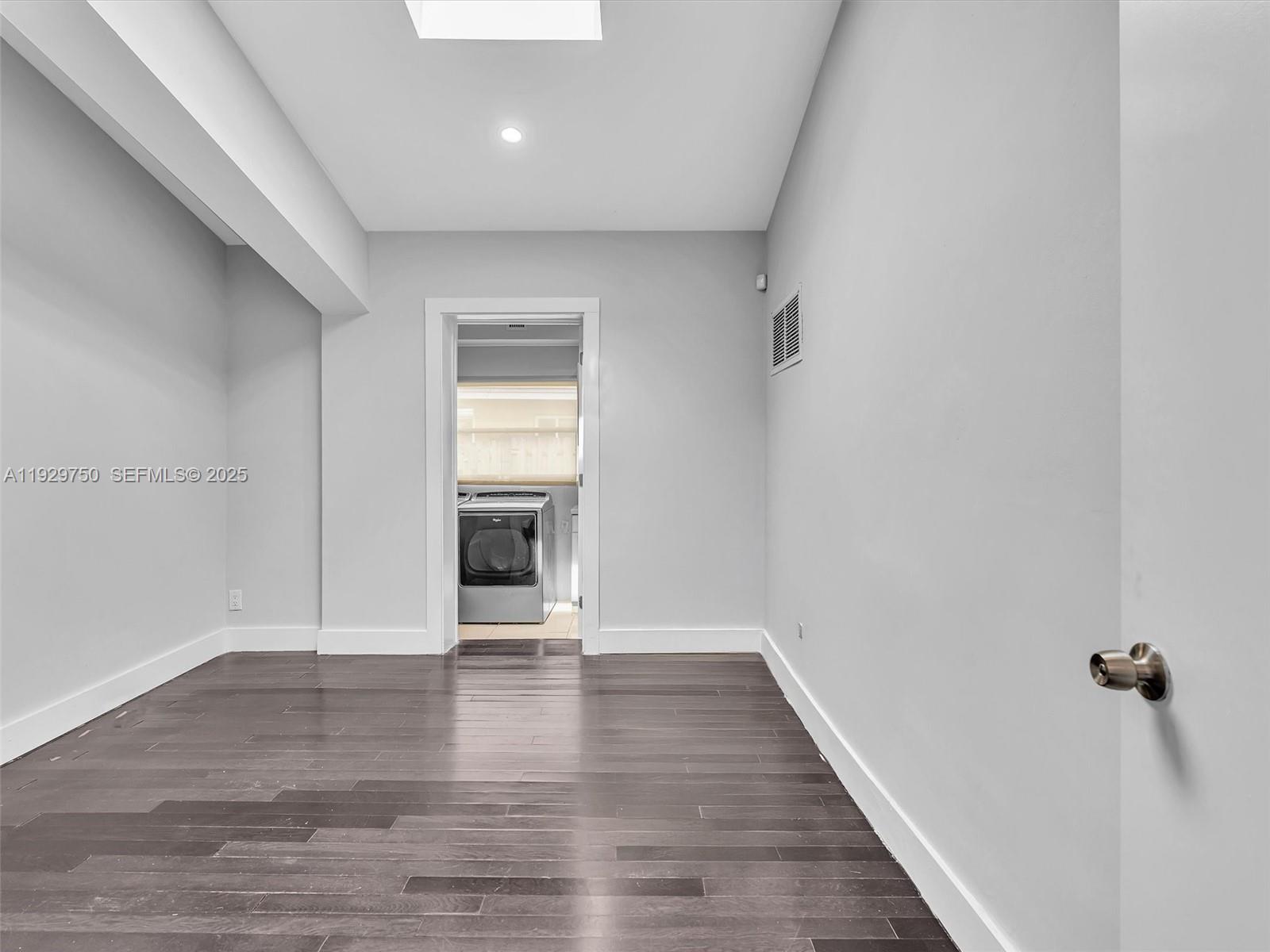 ENCHANTED LAKE SEC 2 - Residential Lease