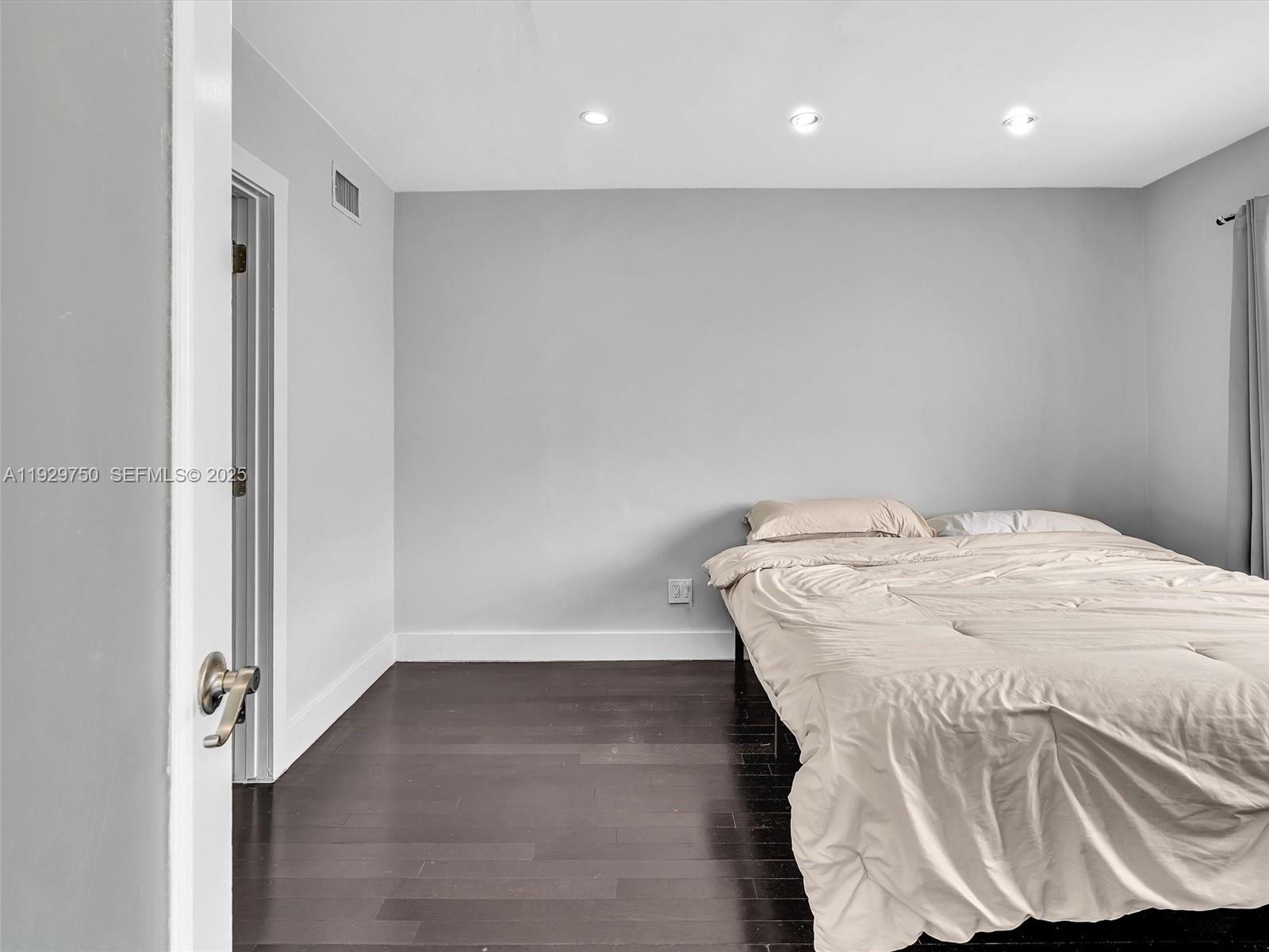 ENCHANTED LAKE SEC 2 - Residential Lease