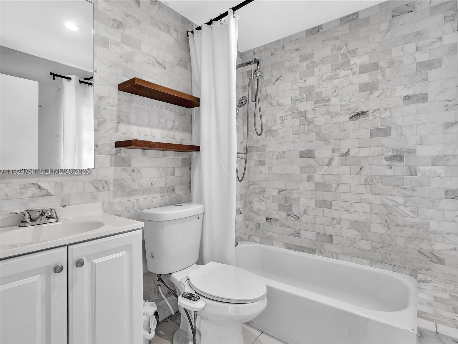 ENCHANTED LAKE SEC 2 - Residential Lease