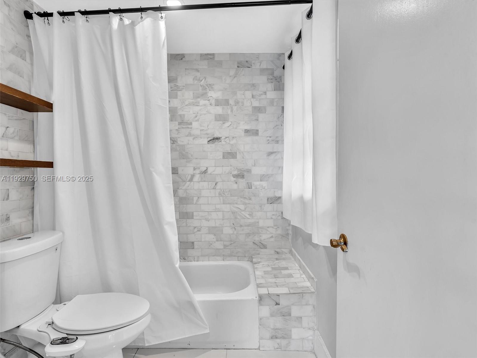 ENCHANTED LAKE SEC 2 - Residential Lease