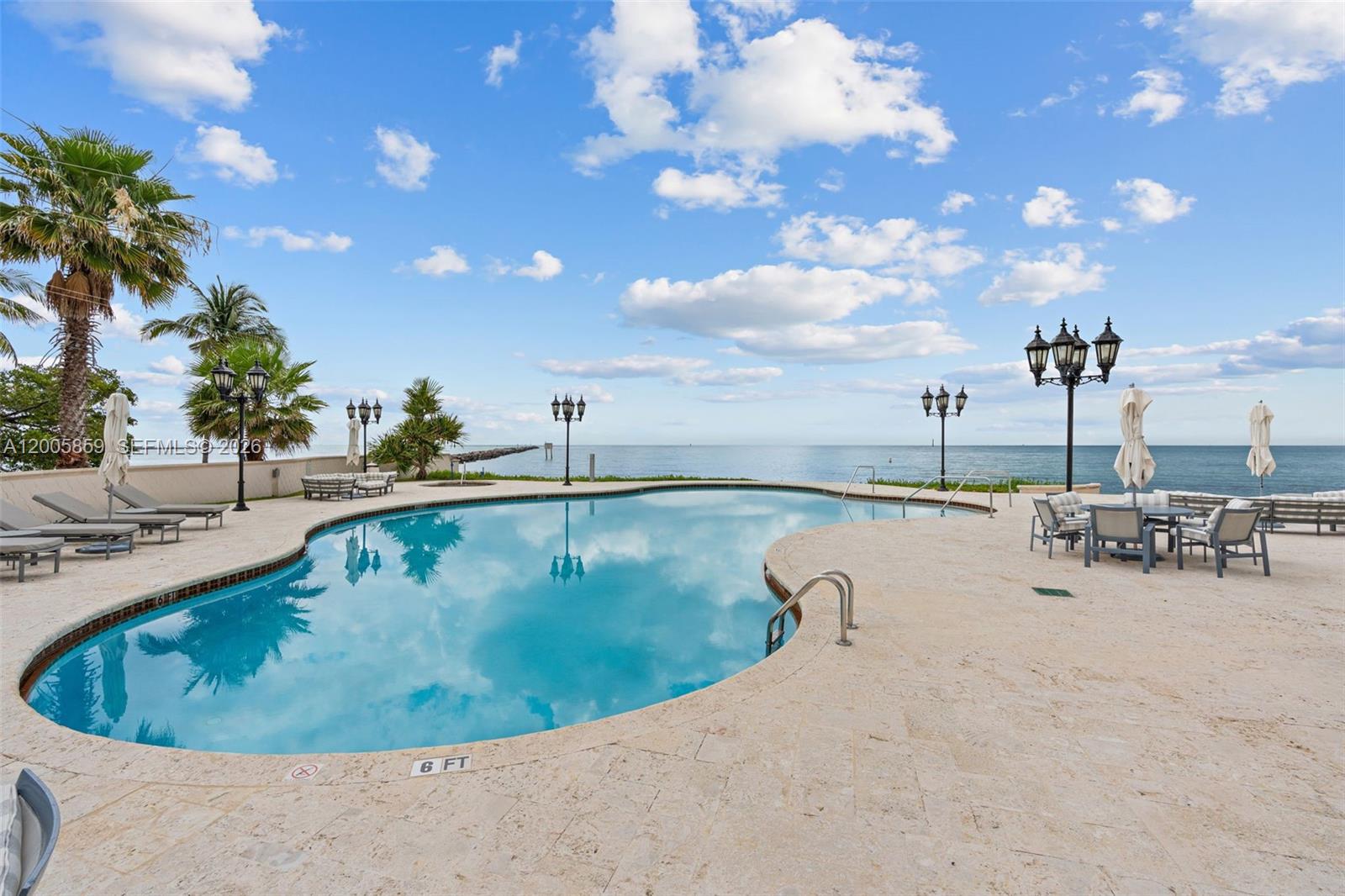 OCEANSIDE @ FISHER ISL CO - Residential