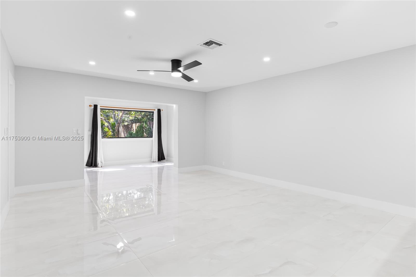 FOREST HILLS SOUTH - Residential