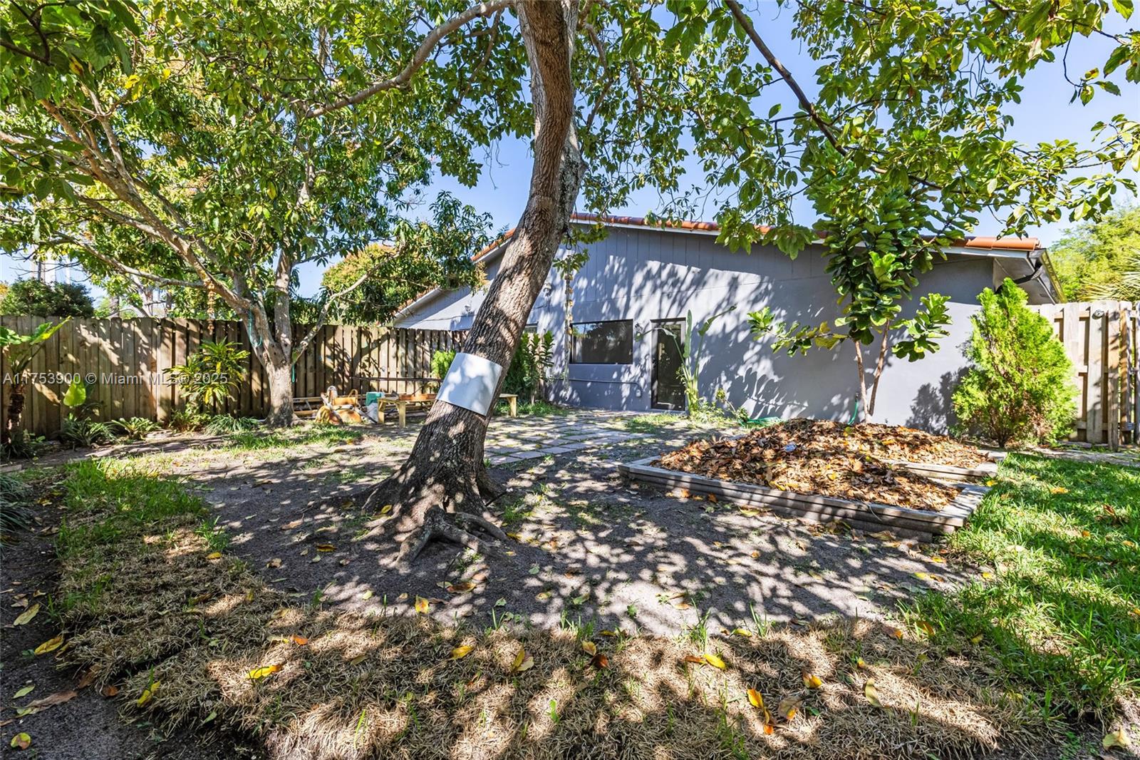 FOREST HILLS SOUTH - Residential