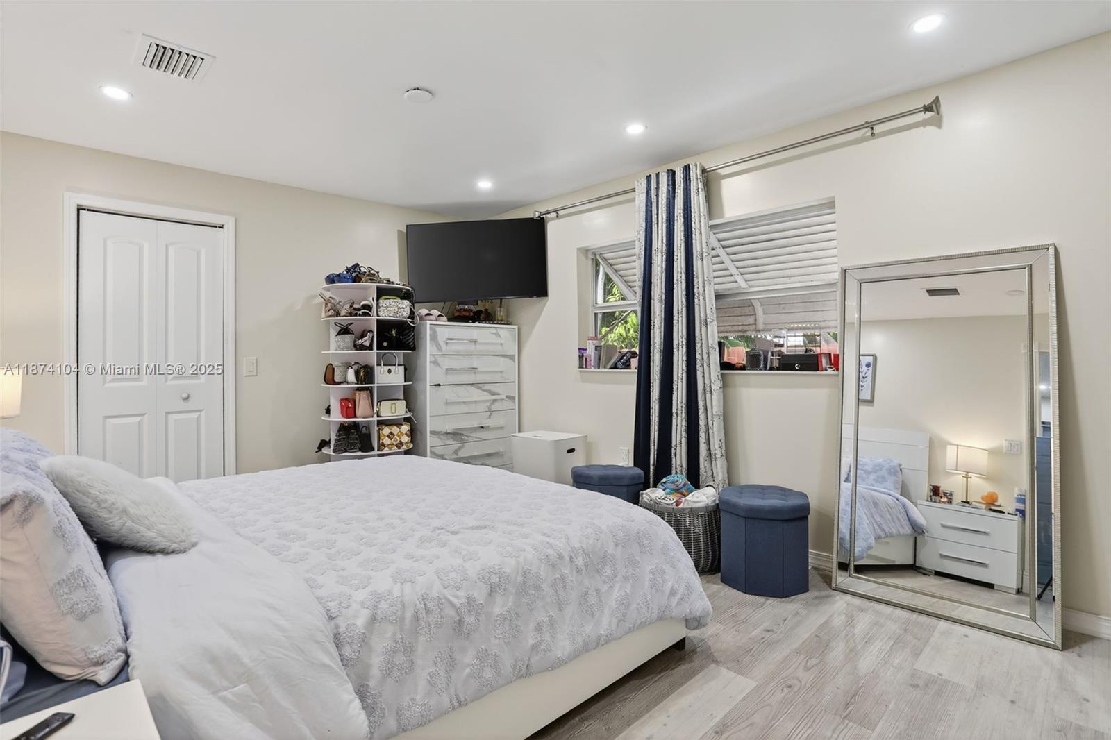 OAK GROVE - Residential Income