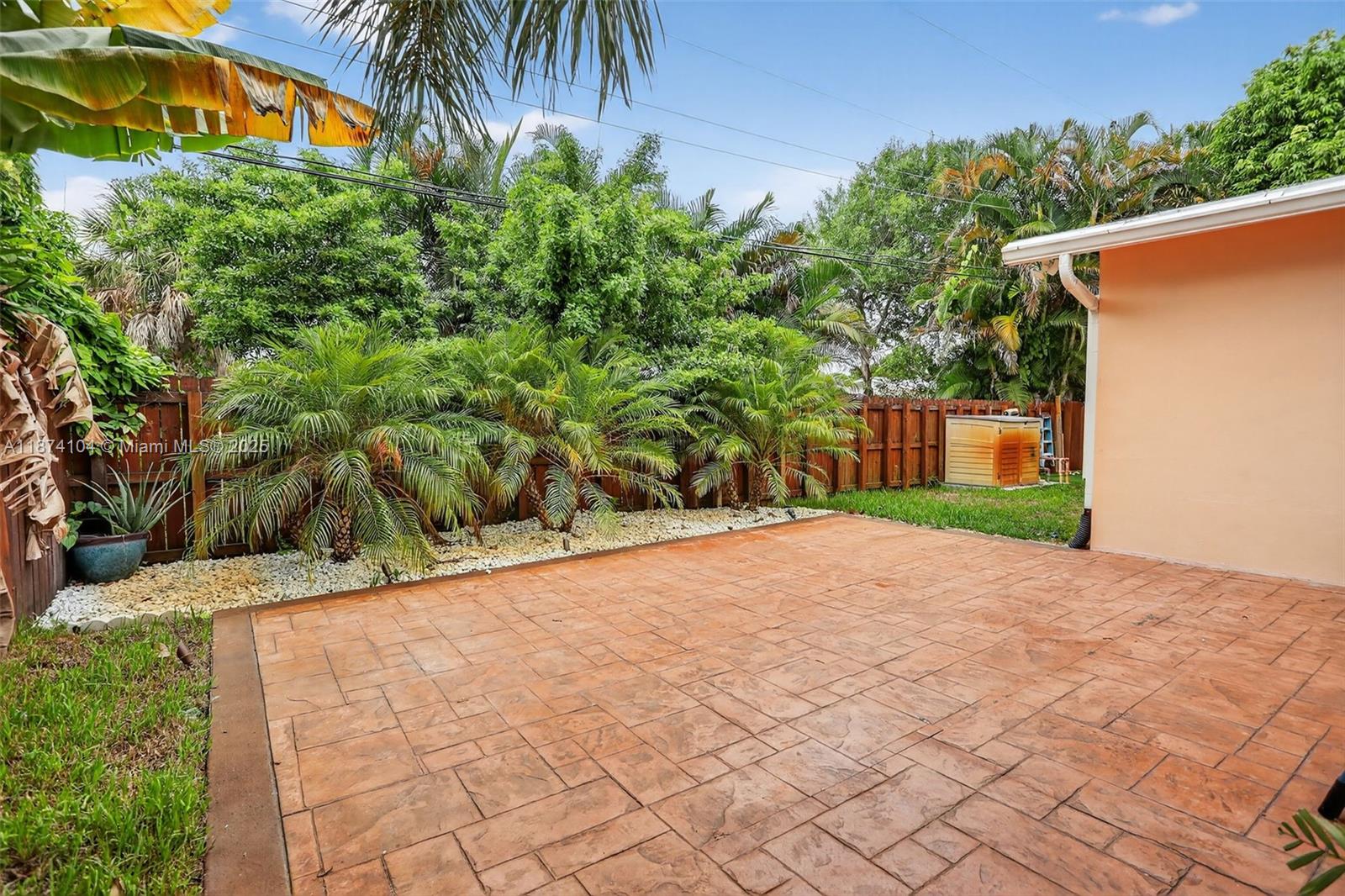 OAK GROVE - Residential Income