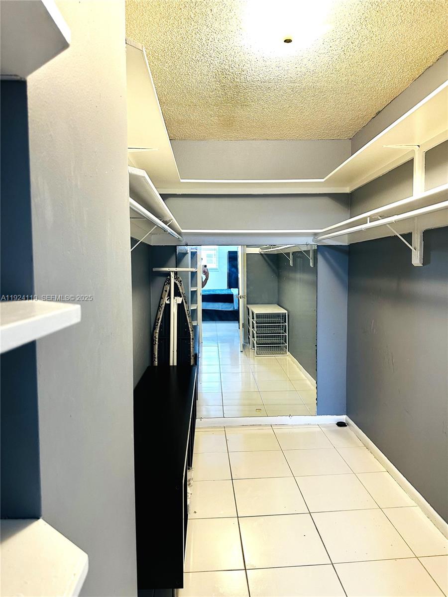 OXFORD TOWERS CONDO - Residential Lease