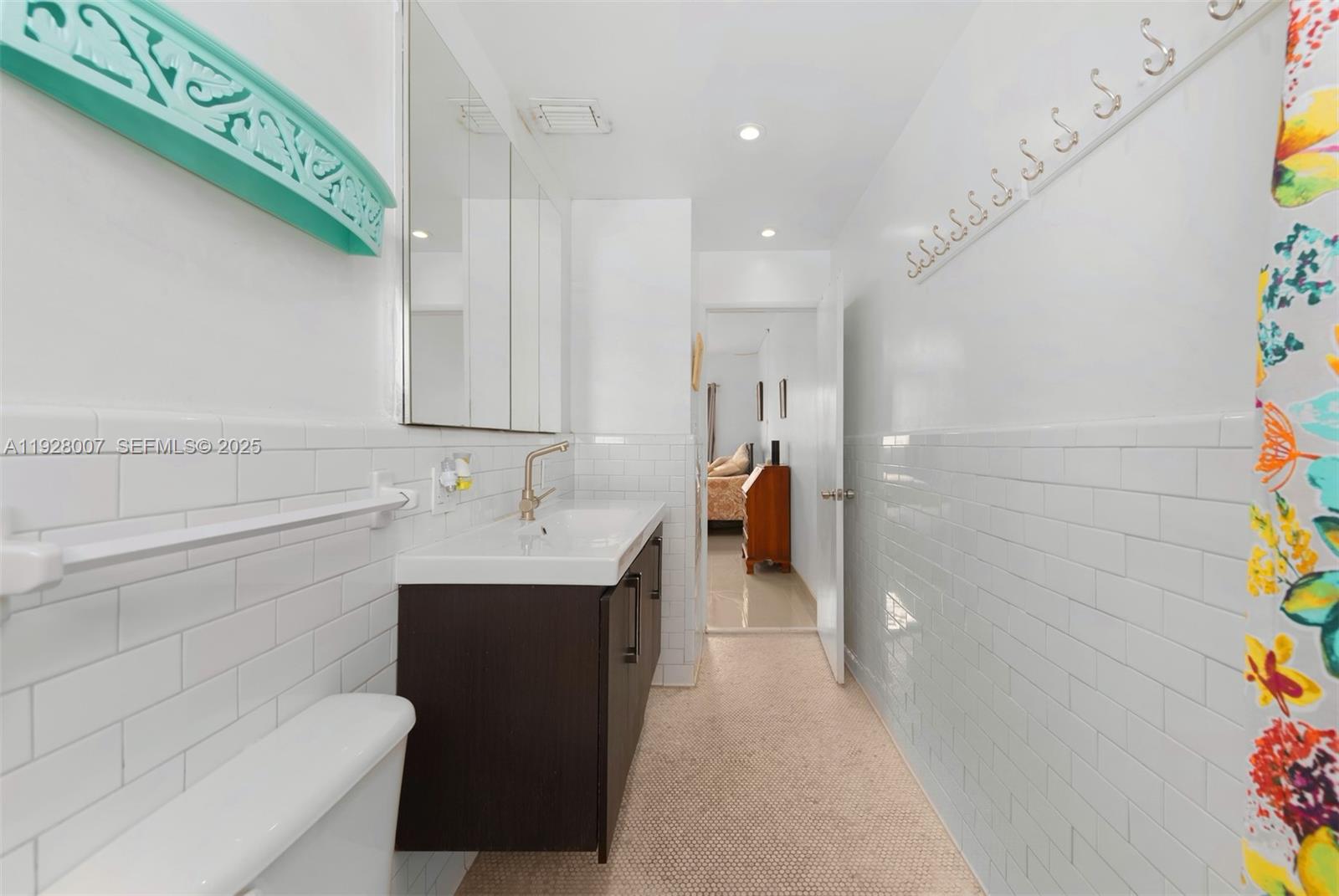 MICHIGAN TERRACE CONDO - Residential Lease