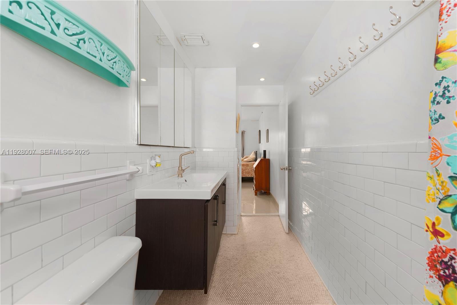 MICHIGAN TERRACE CONDO - Residential Lease