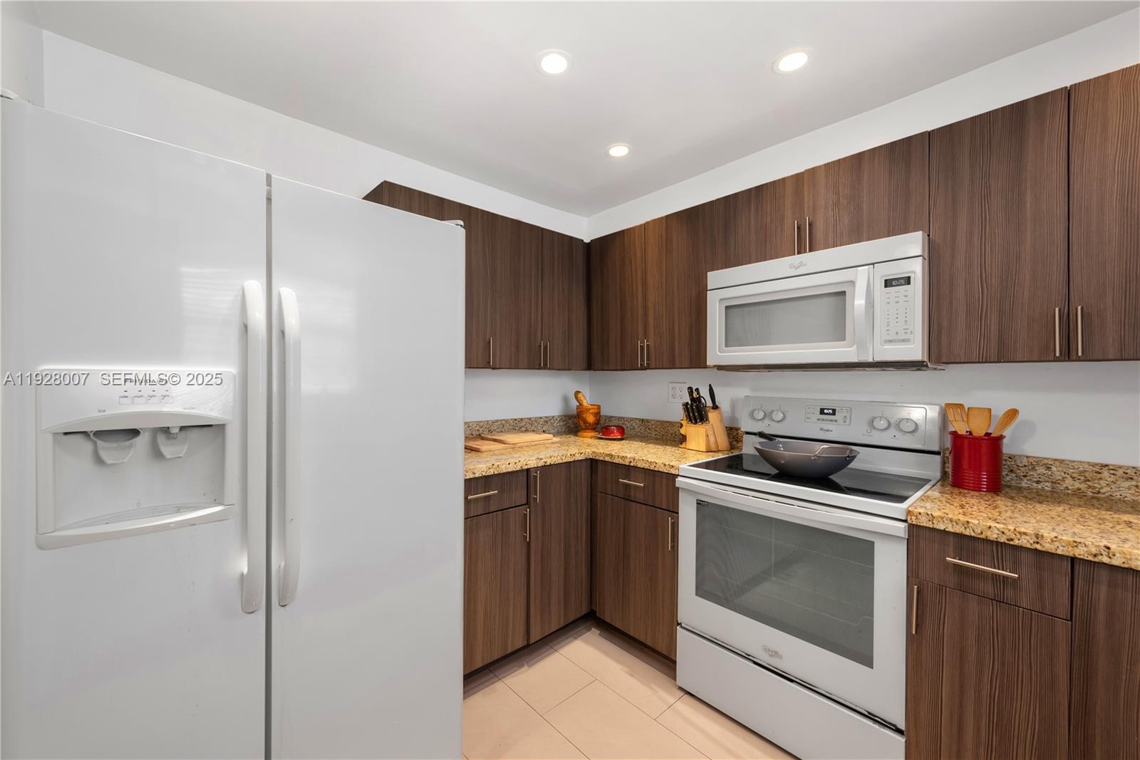 MICHIGAN TERRACE CONDO - Residential Lease