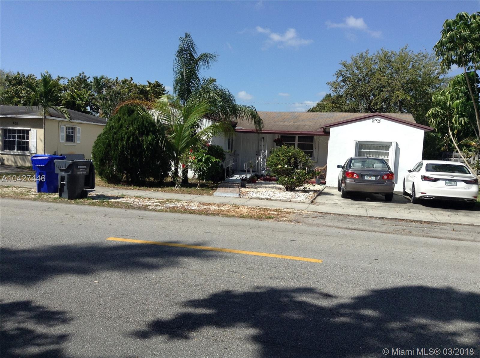 HOLLYWOOD LITTLE RANCHES - Residential