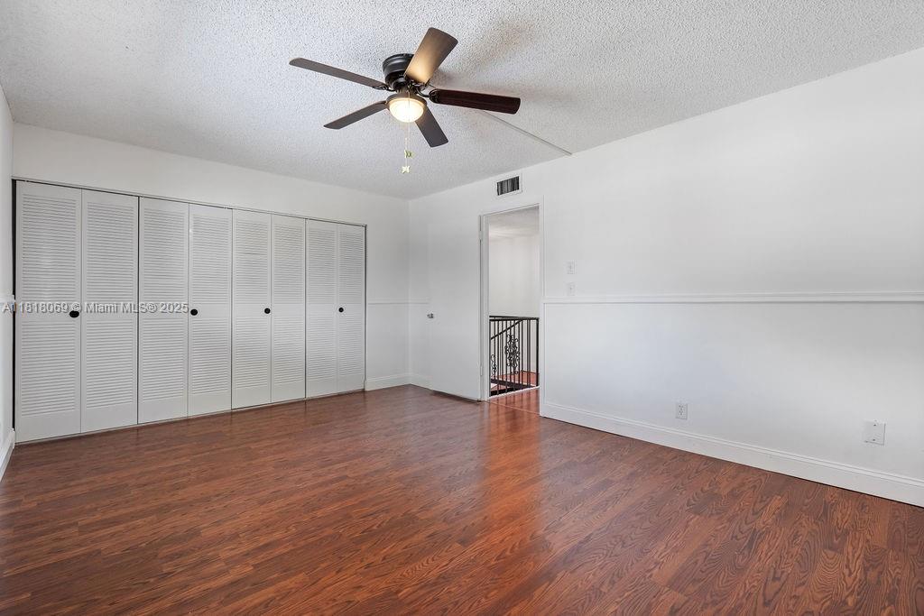 BRENTWOOD TOWNHOUSE 3 CON - Residential