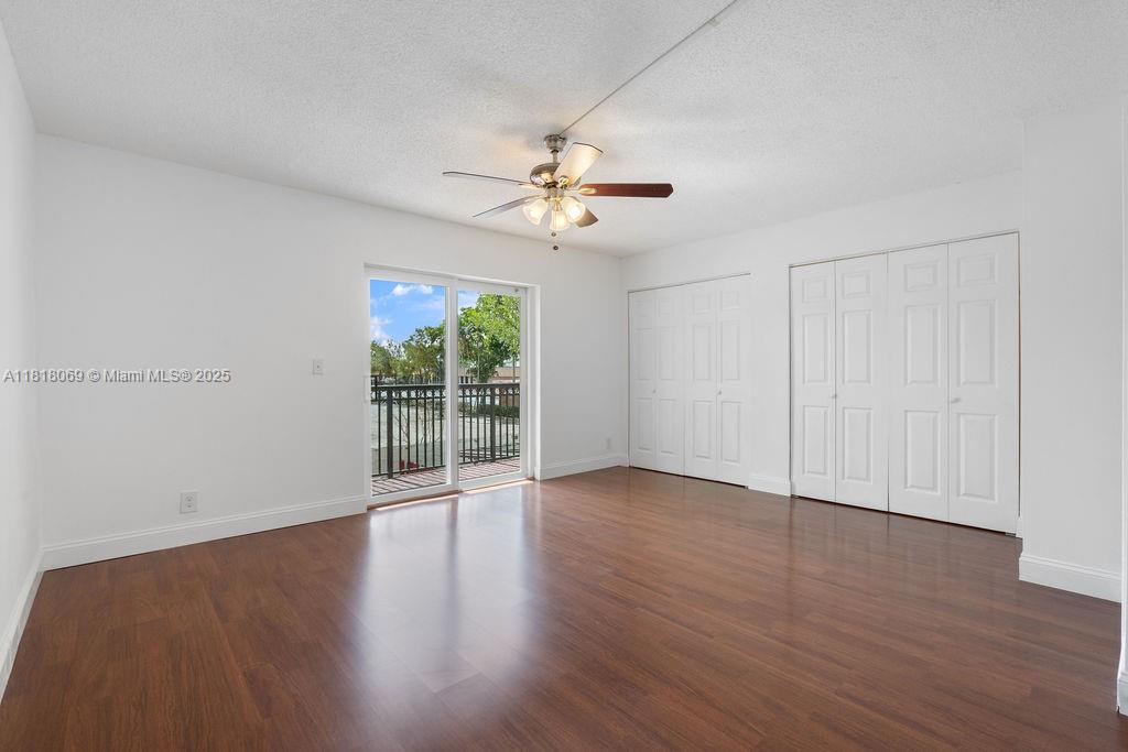 BRENTWOOD TOWNHOUSE 3 CON - Residential