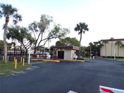 A home in Lauderdale Lakes