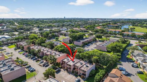 27 Madrid Ln 2-8 Davie FL 33324