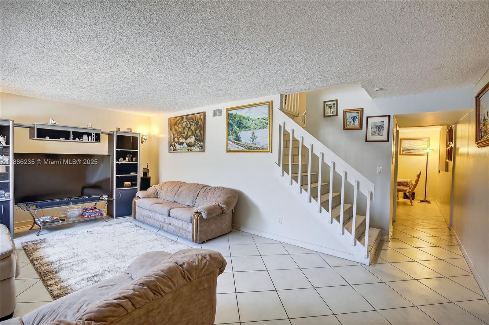 VALENCIA VILLAGE CONDO PH - Residential