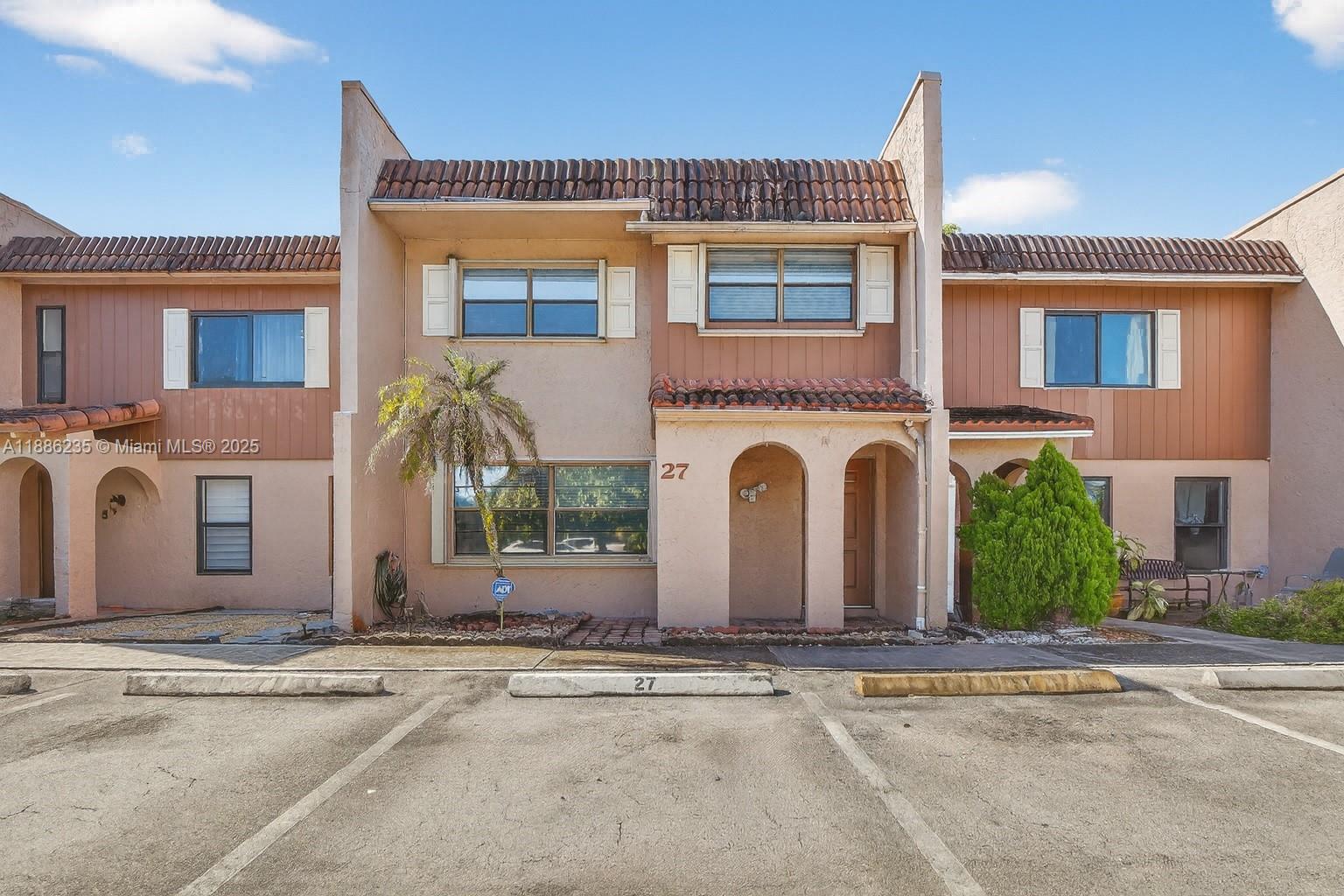 VALENCIA VILLAGE CONDO PH - Residential