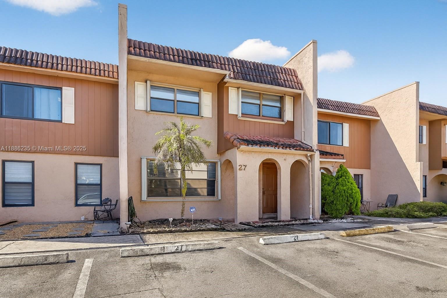 VALENCIA VILLAGE CONDO PH - Residential