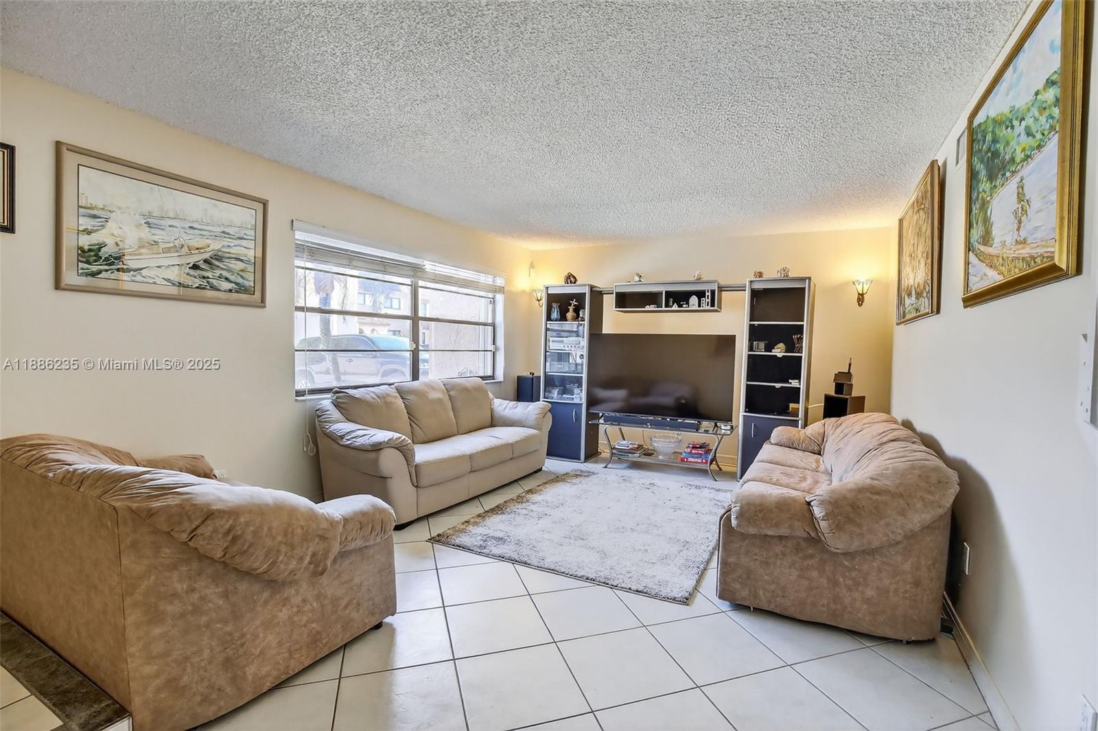 VALENCIA VILLAGE CONDO PH - Residential