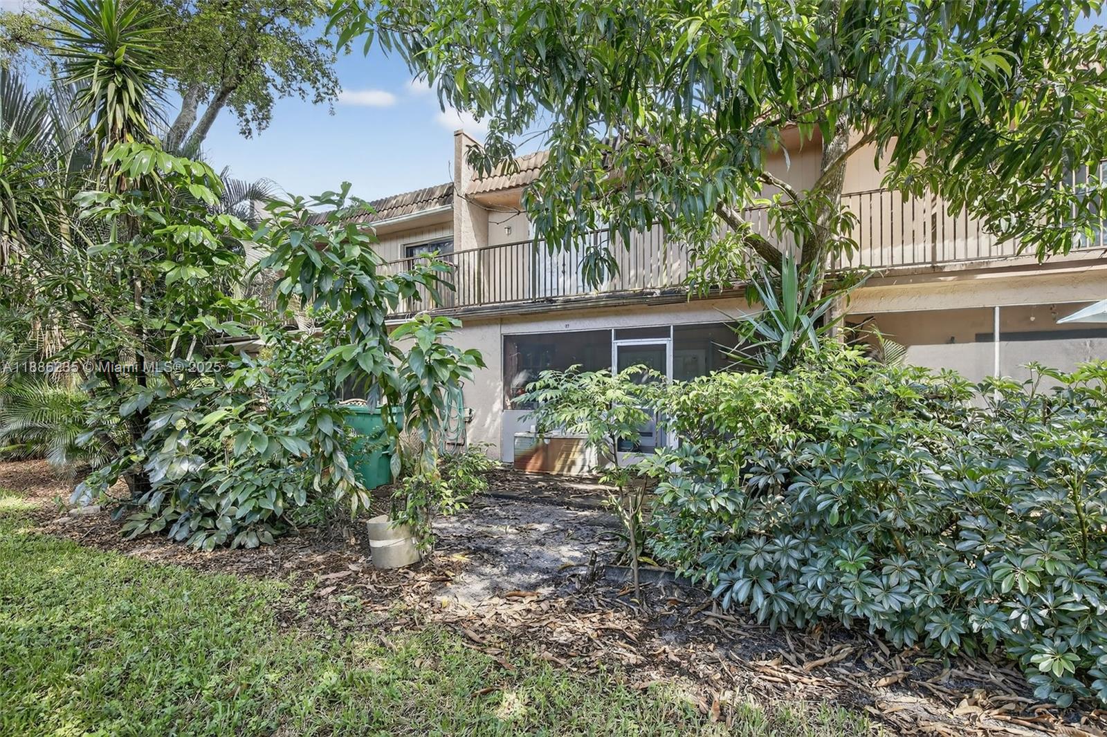 VALENCIA VILLAGE CONDO PH - Residential