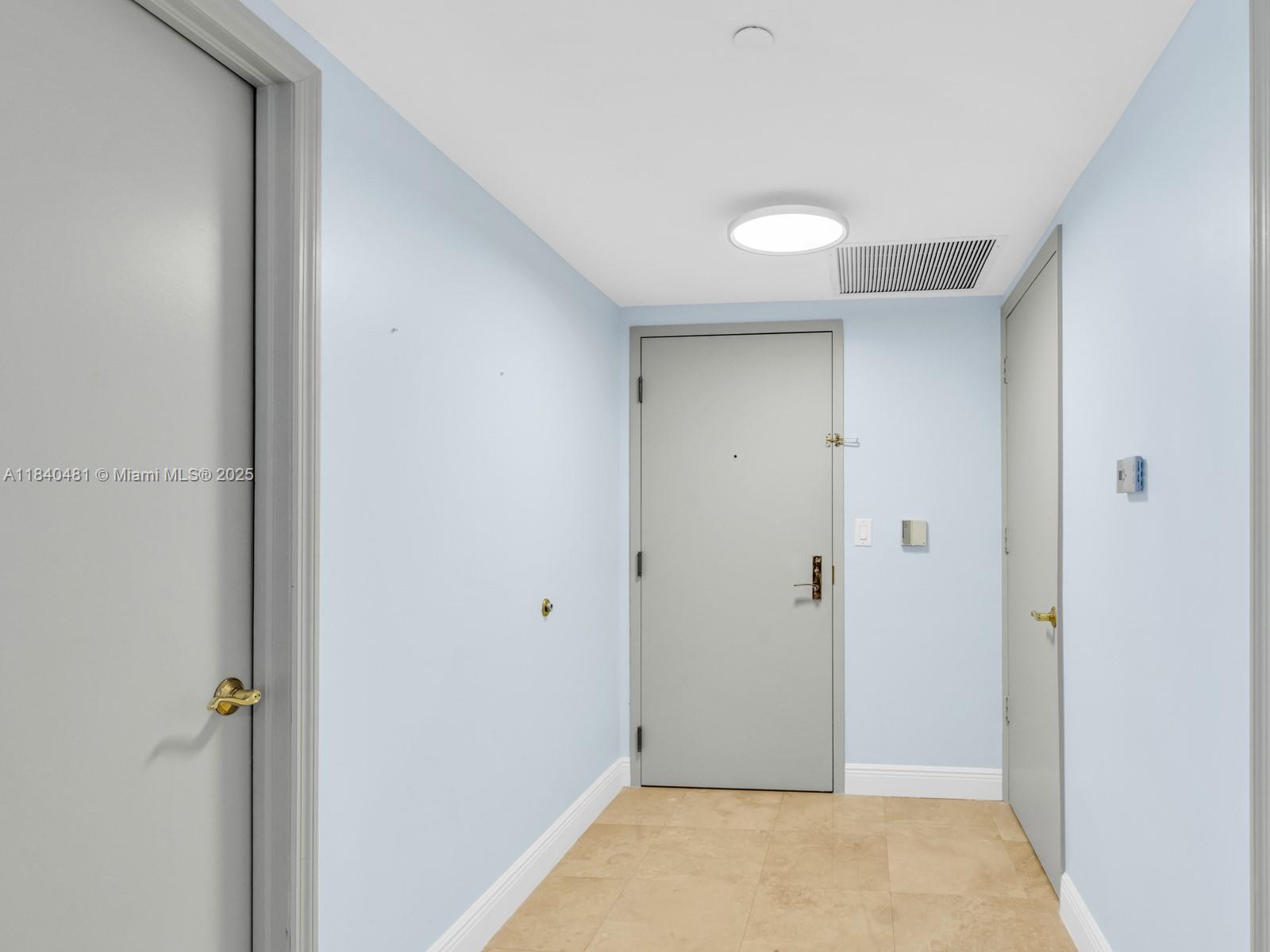 SOLIMAR CONDO - Residential