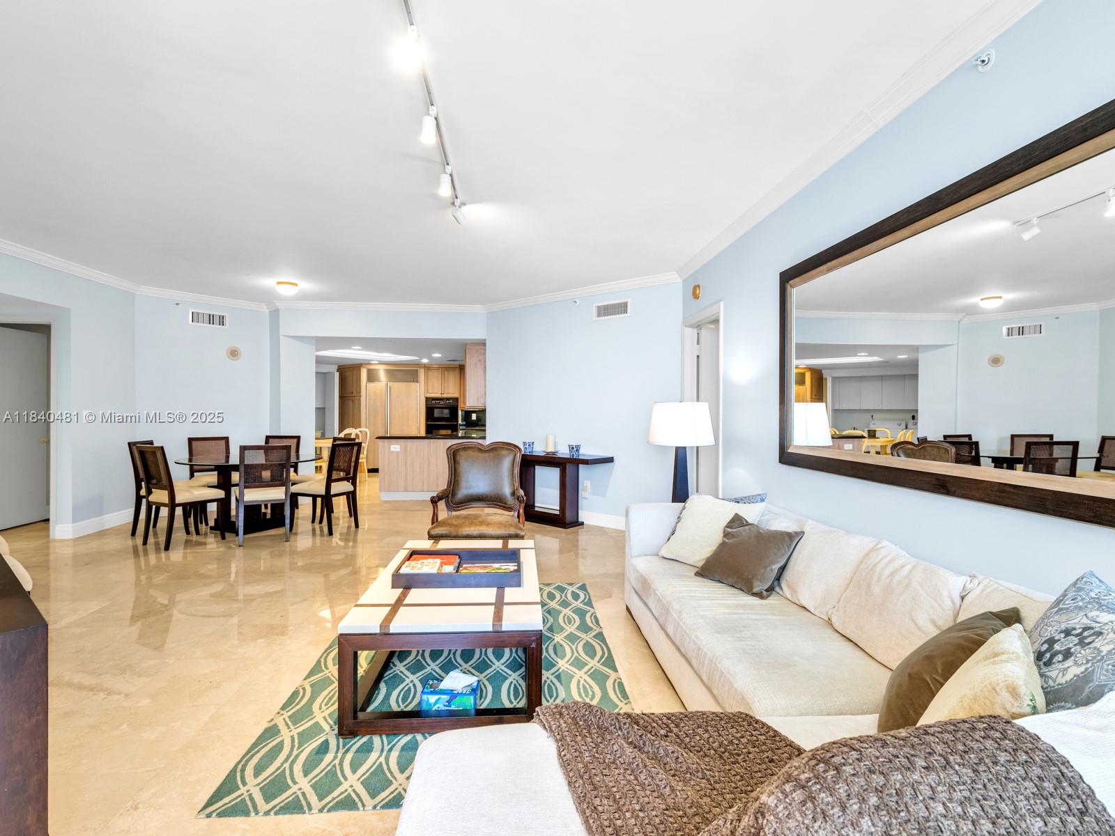 SOLIMAR CONDO - Residential