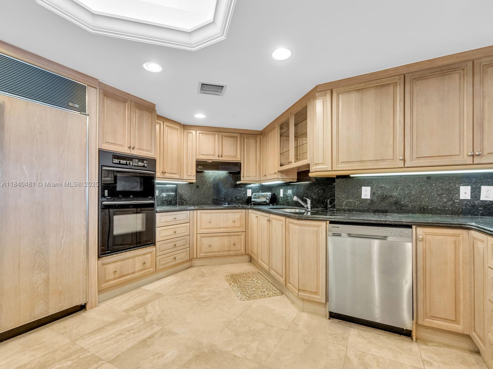 SOLIMAR CONDO - Residential