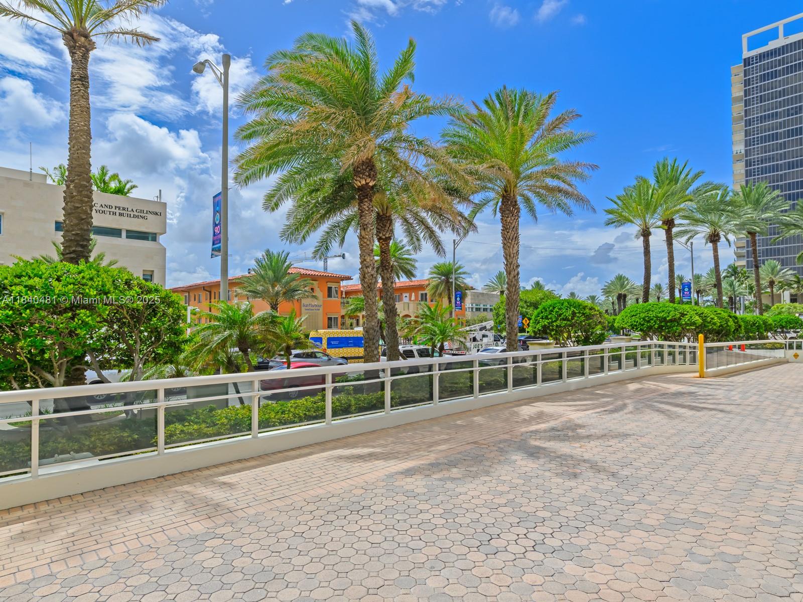 SOLIMAR CONDO - Residential