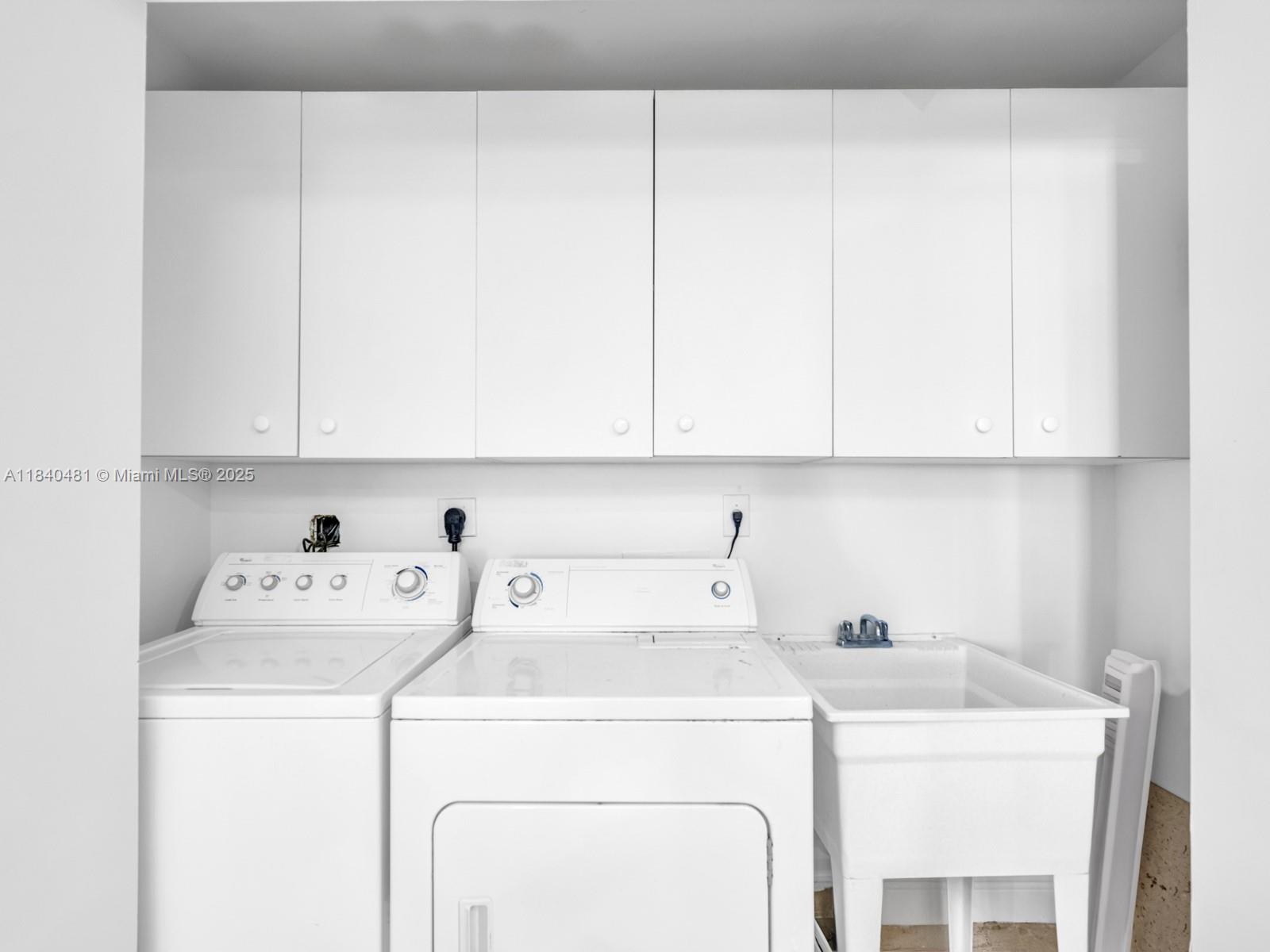 SOLIMAR CONDO - Residential