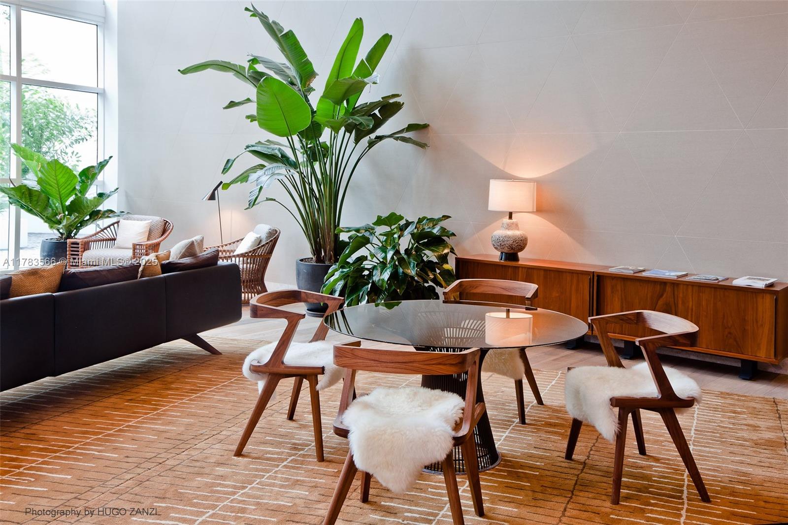 PARAMOUNT BAY - Residential