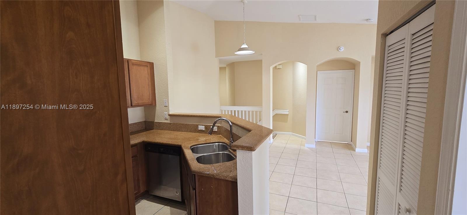 THOUSAND OAKS - Residential