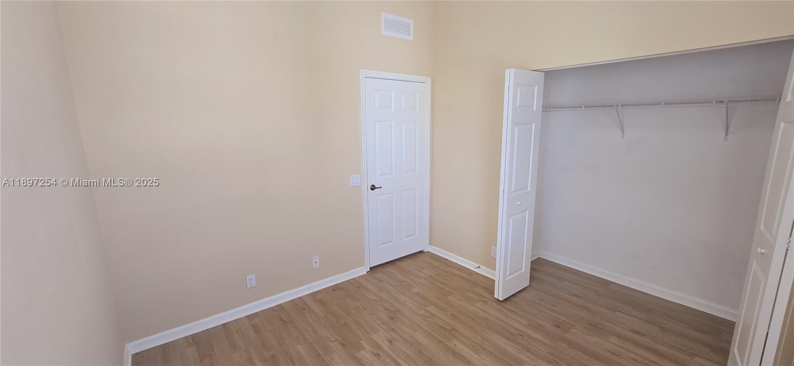 THOUSAND OAKS - Residential