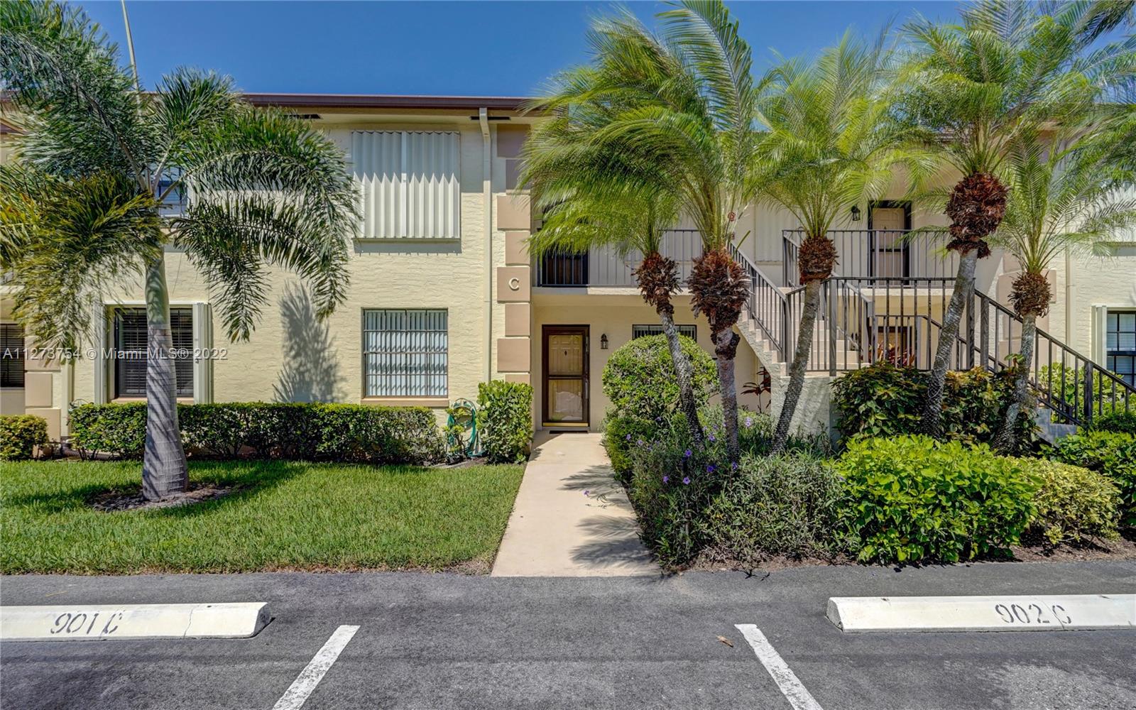 Move-in ready 2 bed/2 bath in Jupiter, just 4 miles to the BEACH!! 1st FLOOR! (No stairs) Welcome to your updated, ALL-Ages condo which includes: New Waterproof Laminate floors, new Kitchen cabinets, Quartz counter tops, new S.S appl, no popcorn, new baseboards, 2 Marble Vanities, porcelain tile in 2 bathrooms, washer & dryer in unit, back patio w/roll down shutters. Plenty of guest parking & assigned parking. Pinecrest includes Cable TV, lawn, water, exterior bldg./bldg. ins. & roof maintenance. Rental/leases & pets are allowed. (1 pet/40 lbs) Community offers pool, pickle ball/tennis & access to public golf courses at Indian Creek. (Short walk to pool in back) Close to shops & FAU. In an "A-RATED" School district for all disciplines. Minutes to Roger Dean Stadium & Jupiter/Juno Beach.