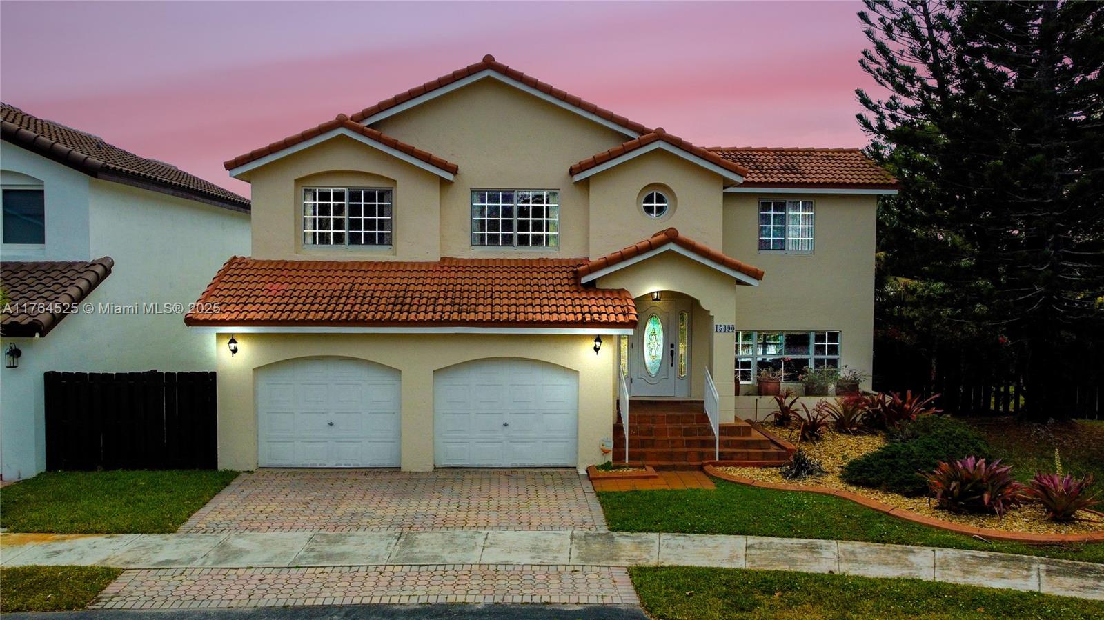 15490 Sw 47th St, Miami, Broward County, Florida - 4 Bedrooms  
3 Bathrooms - 