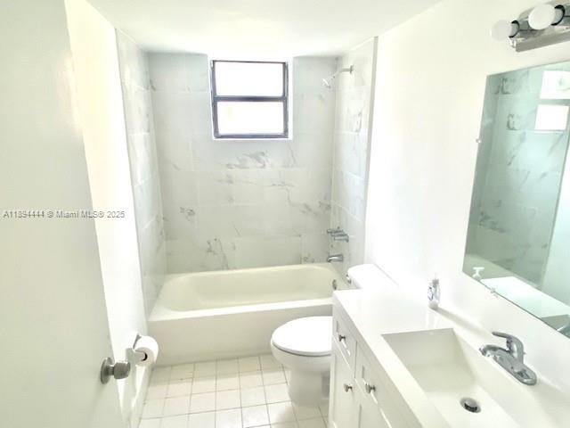 SOLEIL LAKE CONDO - Residential Lease