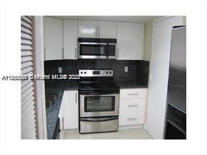 YACHT CLUB CONDO (THE) - Residential