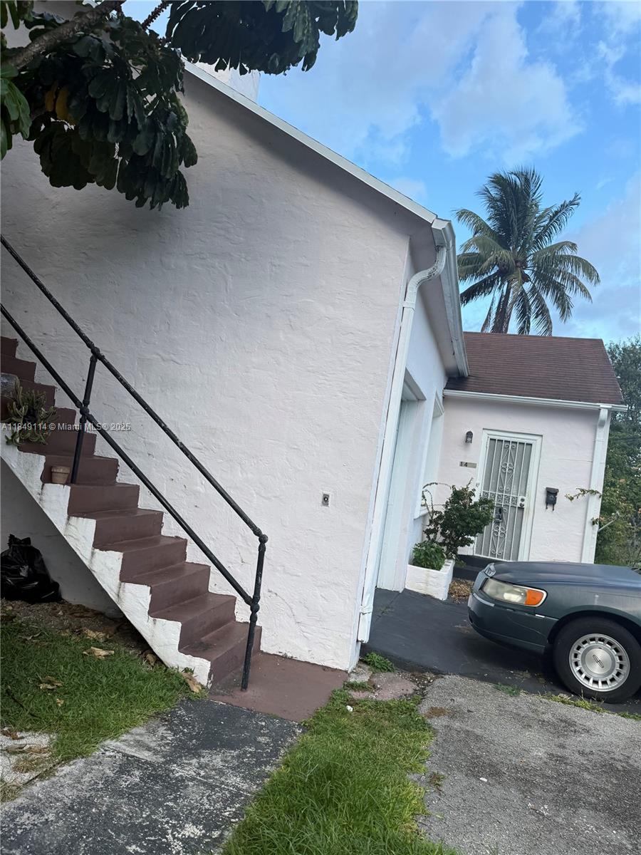 1499 NW 32nd St