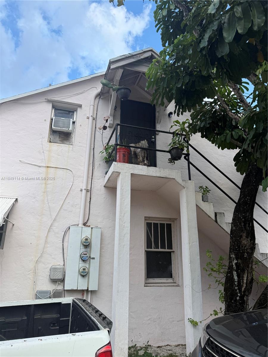 1499 NW 32nd St