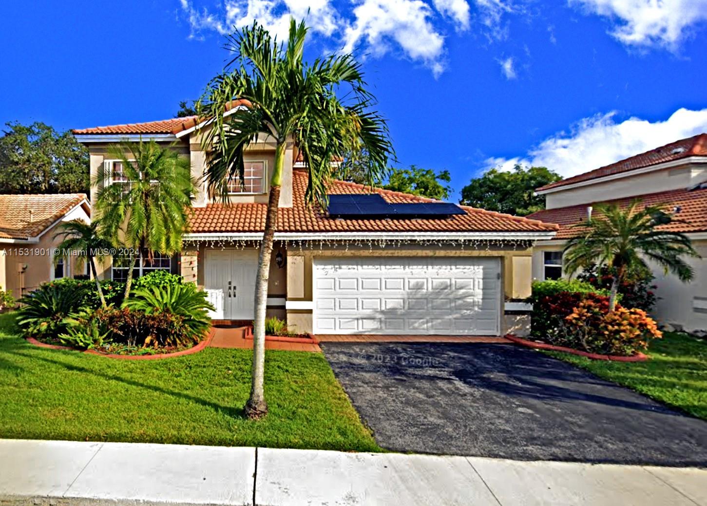 1350 Nw 129th Ave, Sunrise, Miami-Dade County, Florida - 4 Bedrooms  
3 Bathrooms - 