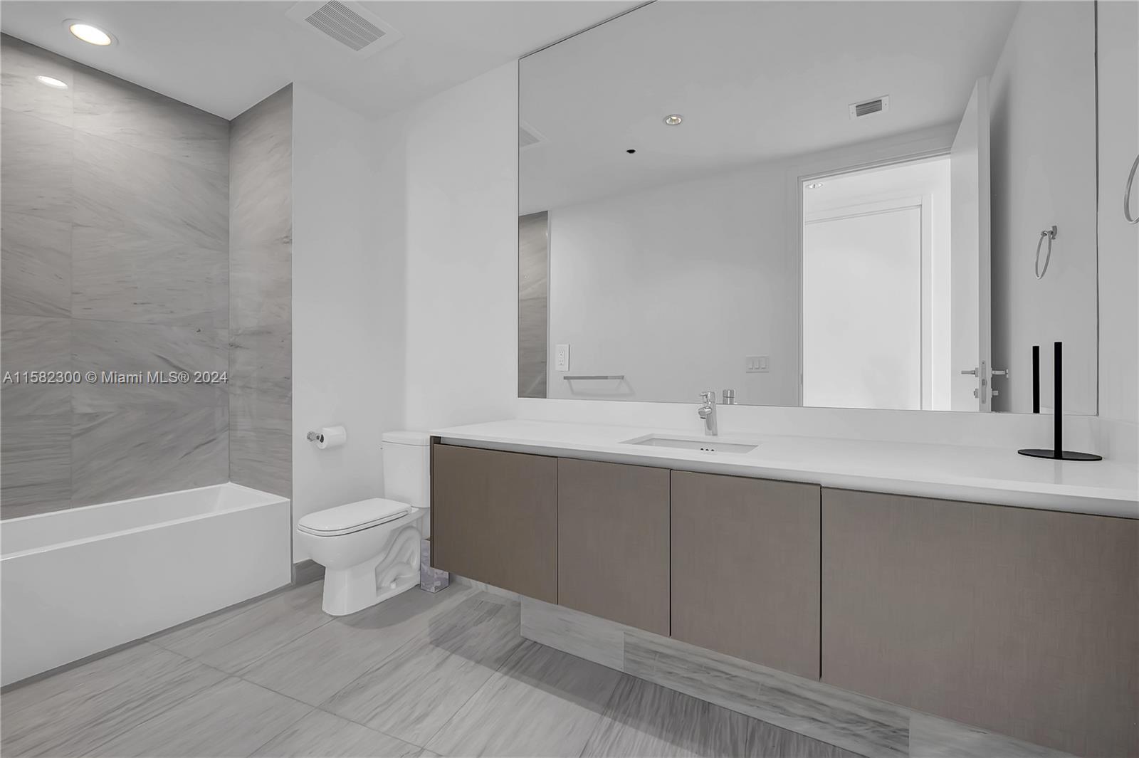 ECHO CONDO - Residential