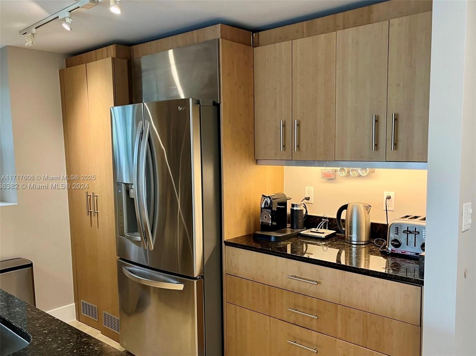 HARBOUR HOUSE - Residential