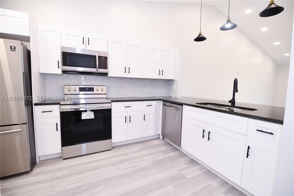 Photo of 2315 SW 22nd Ave #2020, Delray Beach, FL 33445 (MLS # A12046870)