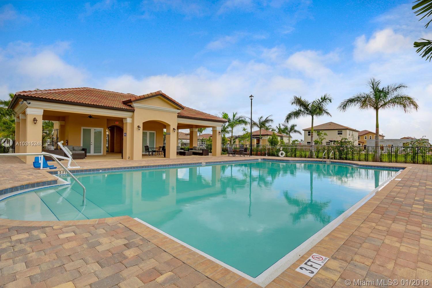 HEMINGWAY POINT - Residential