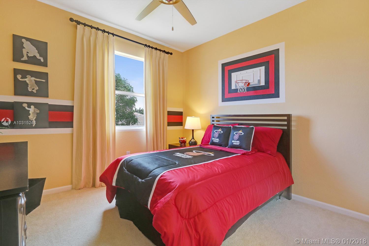 HEMINGWAY POINT - Residential