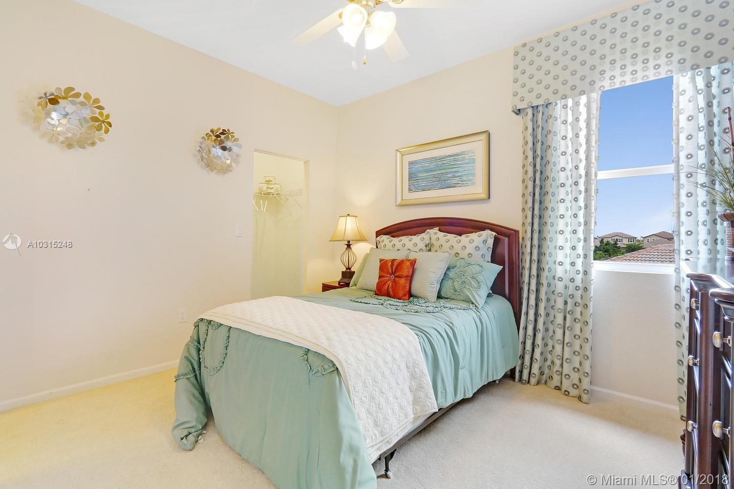 HEMINGWAY POINT - Residential