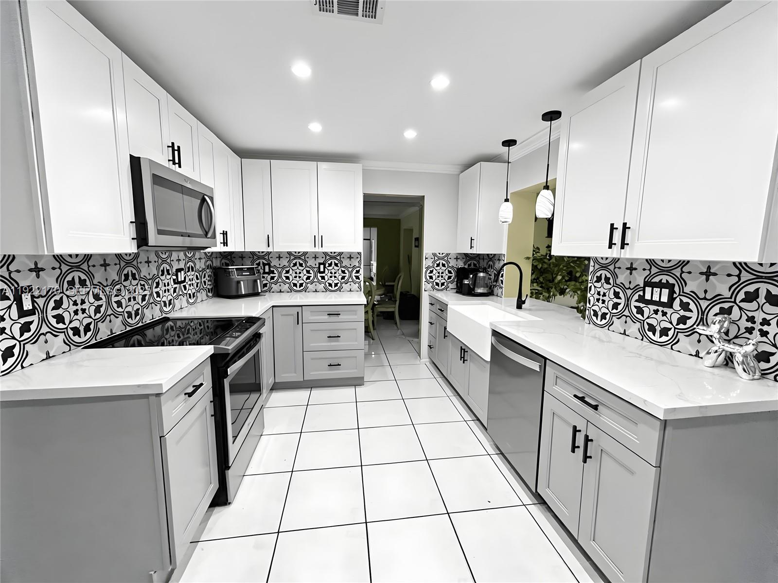 MAINLANDS OF TAMARAC LAKE - Residential