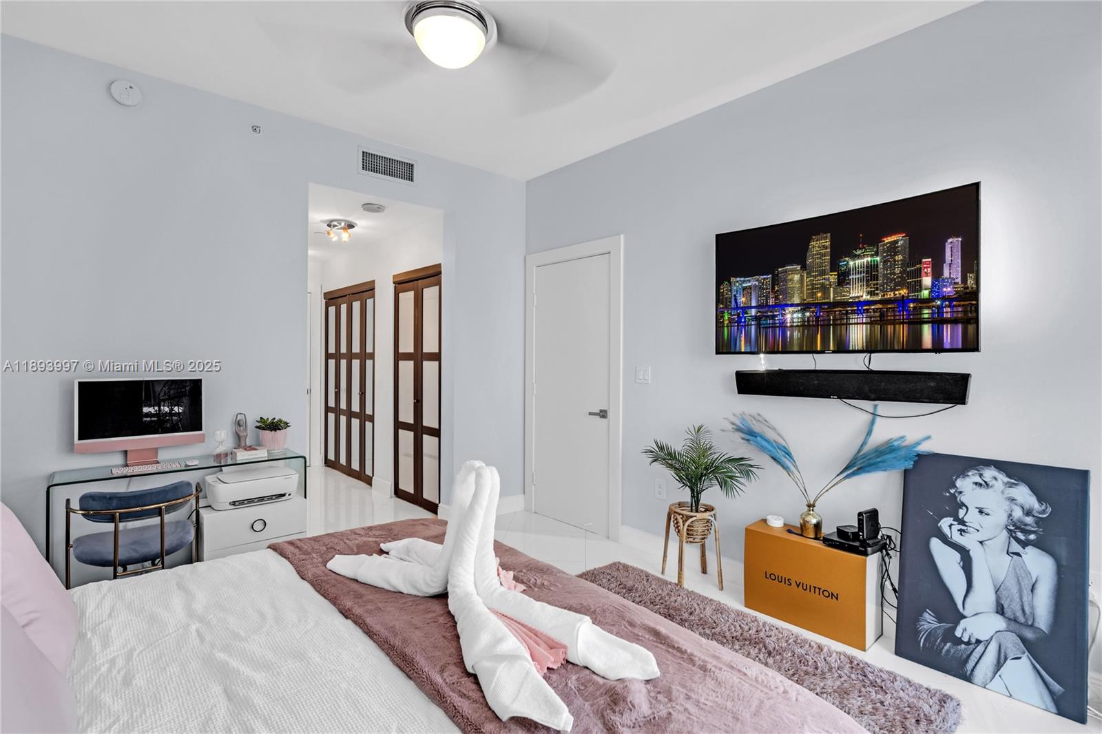 900 BISCAYNE BAY CONDO - Residential Lease
