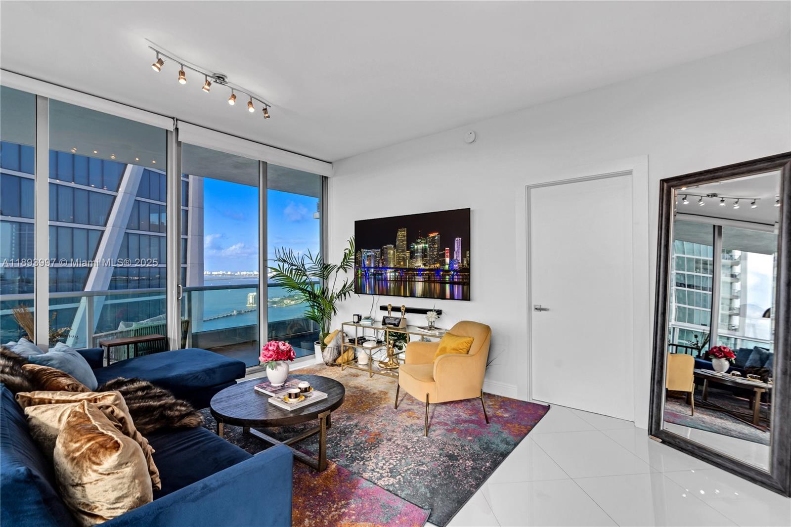 900 BISCAYNE BAY CONDO - Residential Lease