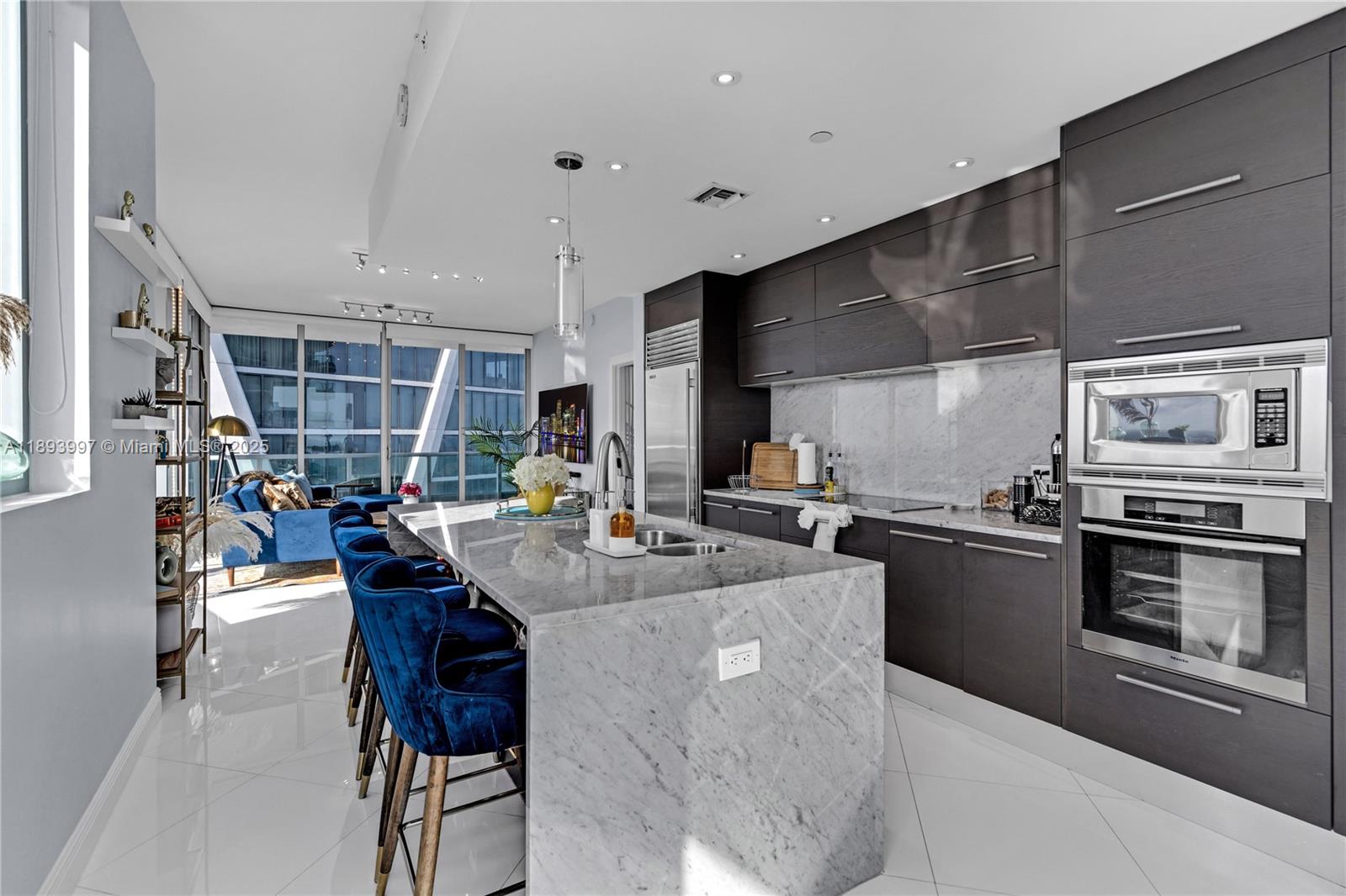 900 BISCAYNE BAY CONDO - Residential Lease