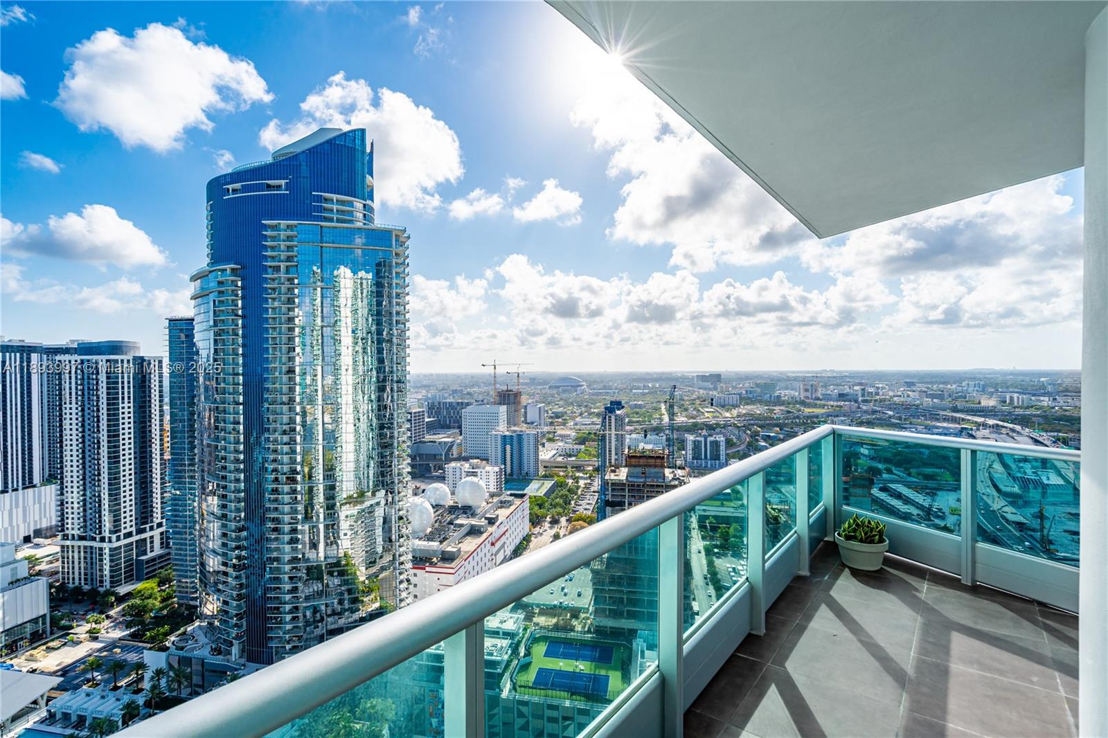 900 BISCAYNE BAY CONDO - Residential Lease
